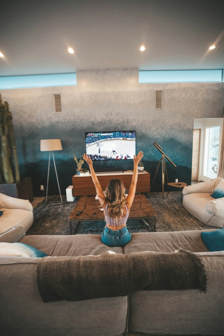 Enjoying live sport at home on the big screen with STRE3M